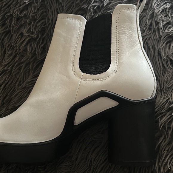 New ECCO Women's Shape Sculpted Motion 55 Chelsea Ankle Boot Size EU 40/US 9-9.5 - Picture 6 of 11